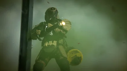 Colossus firing in the official trailer in MW4 DMZ