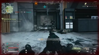 MW4 DMZ gameplay prompt instructing the player to use Stim to increase regeneration speed.